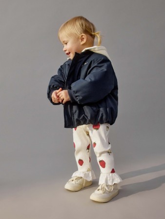 бомбер с трикотажным капюшоном для малышей фотография