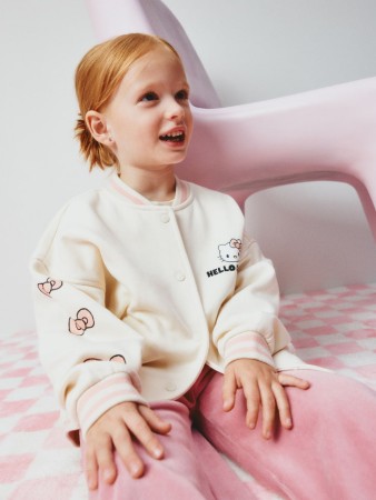 бомбер в стиле преппи с hello kitty для девочек - детская одежда, обувь и аксессуары для всех возрастов на кнопках 