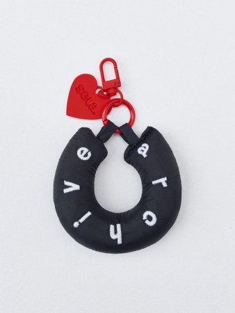брелок с подвеской детский из коллекции  archive - детская одежда, обувь и аксессуары для всех возрастов с вышивкой 
