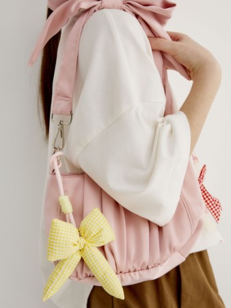 брелок с подвеской для девочек из коллекции art people с авророй ефимовой фотография