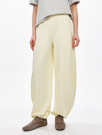 брюки из футера с регулируемыми затяжками по низу - женские брюки