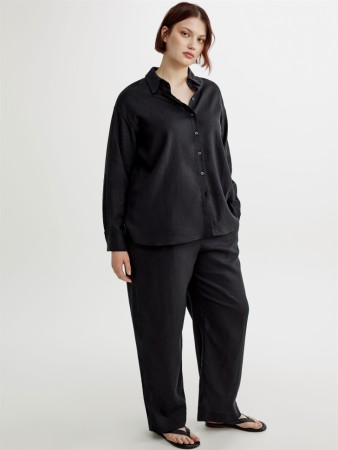 брюки из смесового льна и вискозы фотография