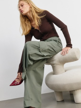 брюки карго из линейки  young - детская одежда на пуговицах 