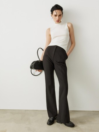 брюки клеш со стрелками из эластичной ткани - женские джинсы и брюки