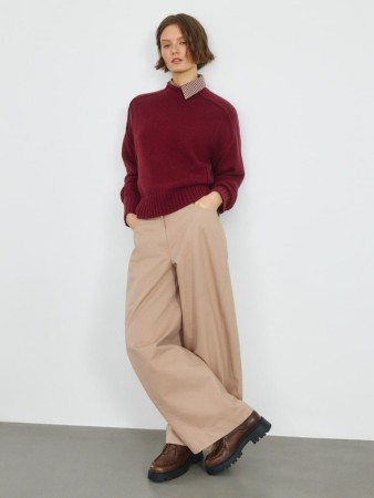 брюки слоучи из хлопка - женские брюки с вытачками 