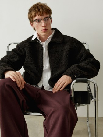 демисезонная куртка из шерпы фотография