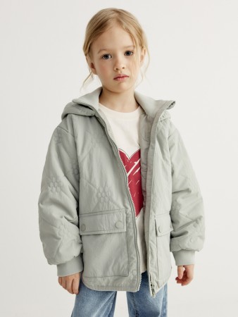 демисезонная стеганая куртка для девочек фотография