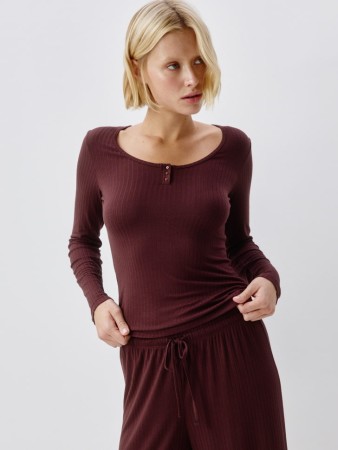 домашний лонгслив из фактурного трикотажа - женская домашняя одежда с круглым вырезом 