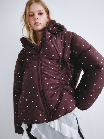 дутая куртка в горошек из линейки  young - детская одежда, обувь и аксессуары синтепоновая 