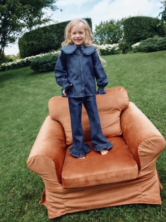 джинсовая блузка с нарядным воротником для девочек фотография