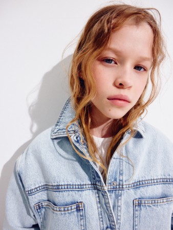 джинсовая куртка-рубашка для девочек - детские куртки с разрезом 