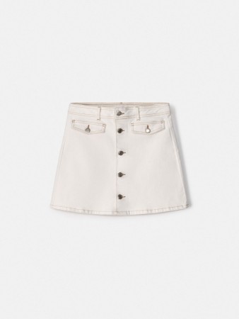 джинсовая мини-юбка на пуговицах фотография