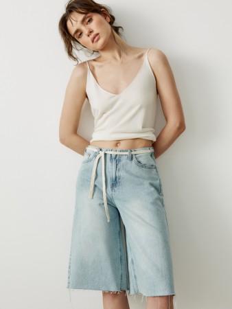 джинсовые широкие шорты со средней посадкой - женские шорты