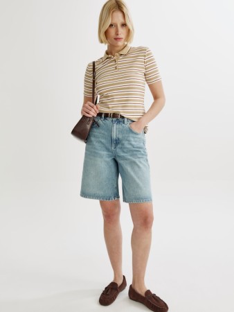 джинсовые шорты бермуды фотография