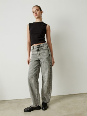 джинсы balloon fit фотография