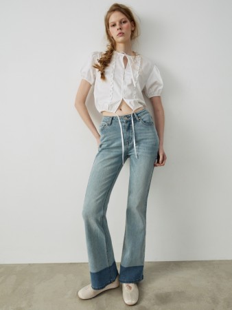 джинсы клеш с эффектом стирки по низу из линейки  young - детская одежда, обувь и аксессуары для всех возрастов премиальная 