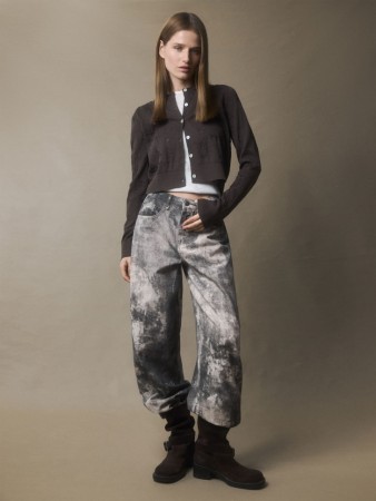 джинсы loose boyfriend с абстрактным принтом - женские джинсы для взрослых 