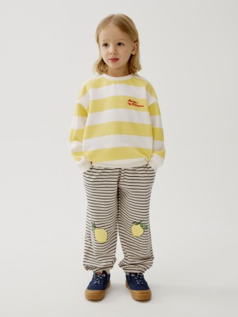 джоггеры в полоску для мальчиков фотография