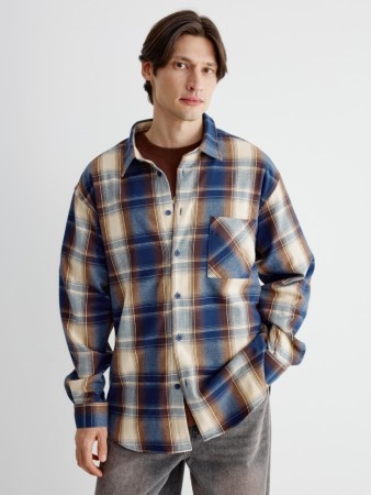 фланелевая рубашка в клетку фотография