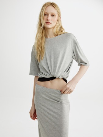 футболка оверсайз из смесовой вискозы фотография