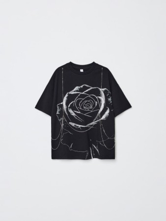 футболка оверсайз с декоративной цепочкой для девочек фотография