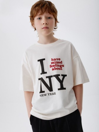 футболка оверсайз с новогодним принтом для мальчиков фотография