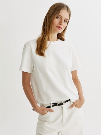 футболка оверсайз с отстрочками фотография