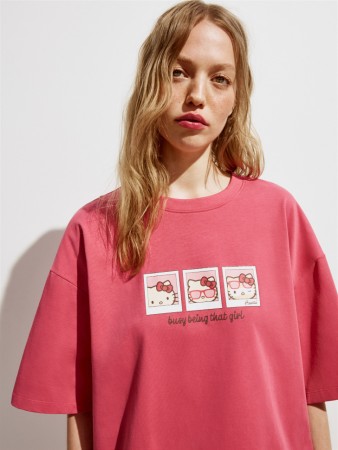 футболка оверсайз с принтом hello kitty из  young - детская одежда, обувь и аксессуары российская 
