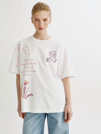 футболка оверсайз с принтом и вышивкой фотография