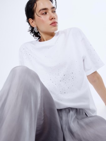 футболка оверсайз с принтом из страз фотография