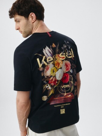 футболка с ar-принтом по мотивам картины яна ван кесселя фотография