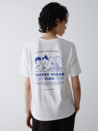 футболка с объемным принтом фотография