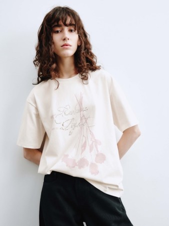 футболка с принтом и стразами из линейки sela young фотография