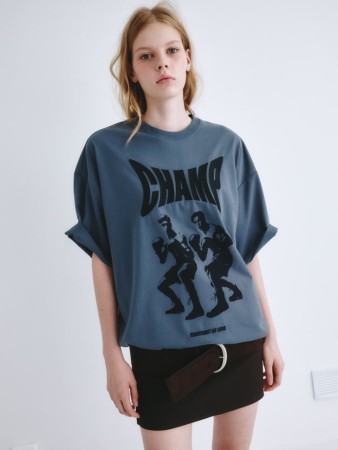 футболка с принтом и вышивкой из линейки  young фотография