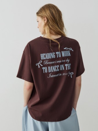 футболка с текстовым принтом из линейки  young фотография