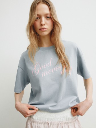 футболка с текстовым принтом из линейки  young фотография