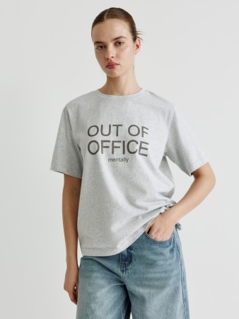 футболка с текстовым принтом - женская одежда бархатная 