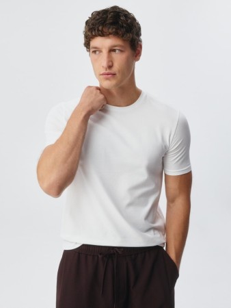 футболка slim fit базовая - мужские футболки короткие 