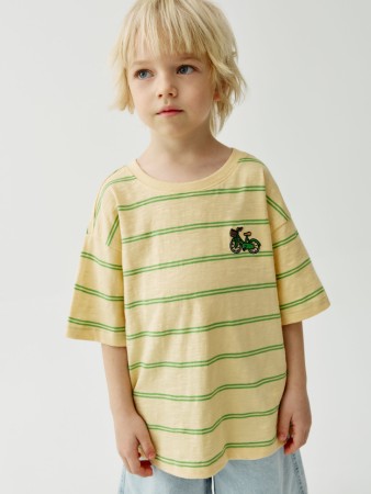 футболка в полоску для мальчиков фотография