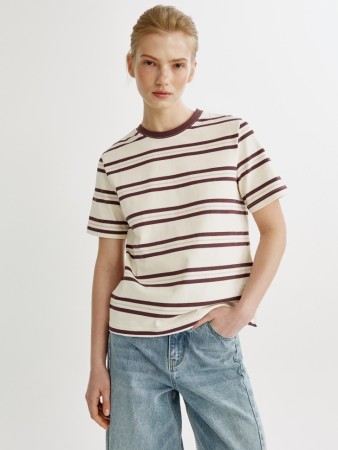 футболка в полоску фотография