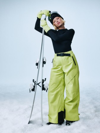 горнолыжные брюки из технологичной мембраны фотография