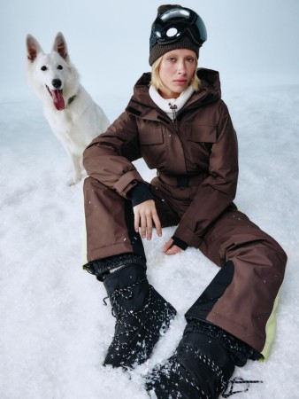 горнолыжный комбинезон из технологичной мембраны - женская одежда мембранная 