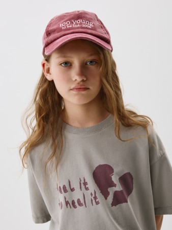 хлопковая бейсболка с вышивкой детская фотография