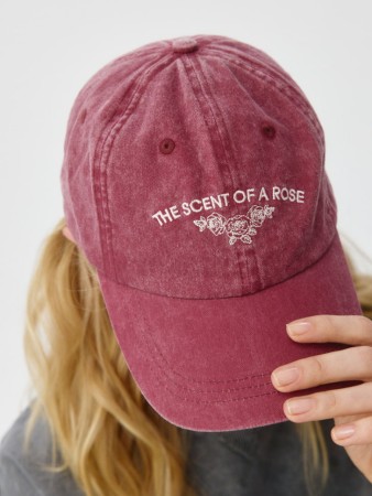 хлопковая бейсболка с вышивкой - женские аксессуары с пряжкой 