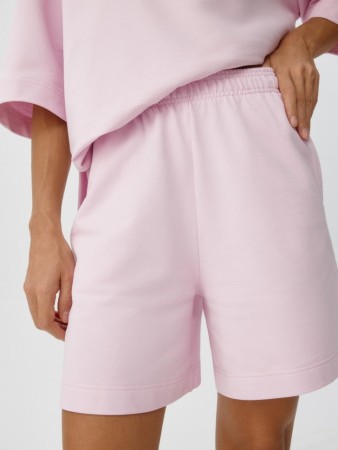 хлопковые шорты на резинке фотография