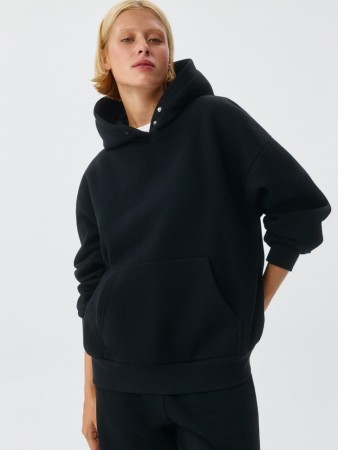 худи с капюшоном на кнопках фотография