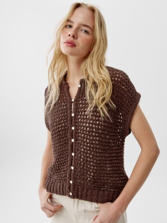 кардиган с коротким рукавом фактурной вязки фотография