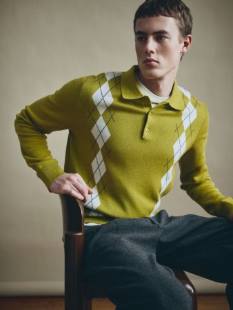 классический джемпер с содержанием шерсти и шелка фотография