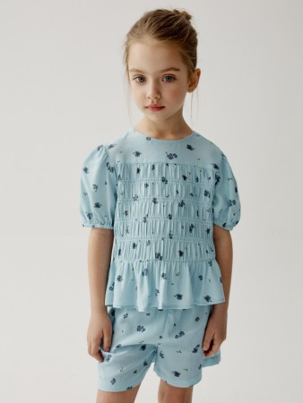 комплект из блузки и шорт для девочек фотография