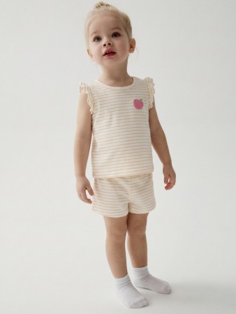 комплект из блузки и шорт для малышей фотография